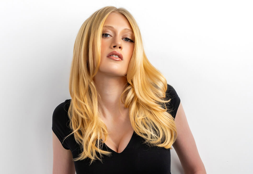 Example of blonde hair colour using the Directions Champagne Topaz blonde hair dye